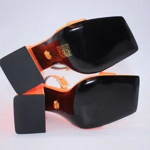 サンダル・ミュール VERSACE Sandals Women Patent Leather Orange/Coral Versace | Shoes | Versace Fluo Patent Leather Sandals Orange
